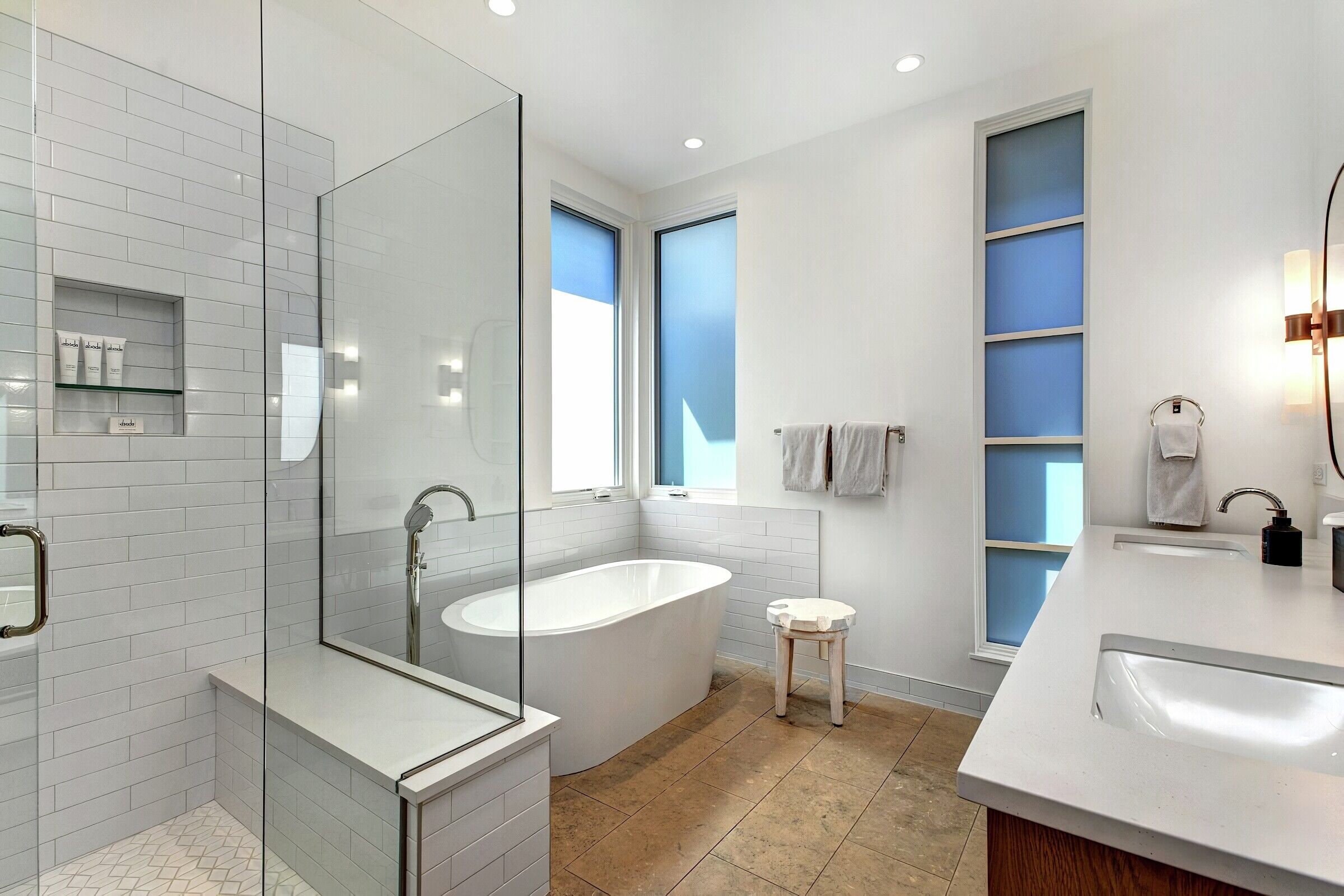 4 Bdrm 4.5 Bath HT - Master Ensuite Bathroom