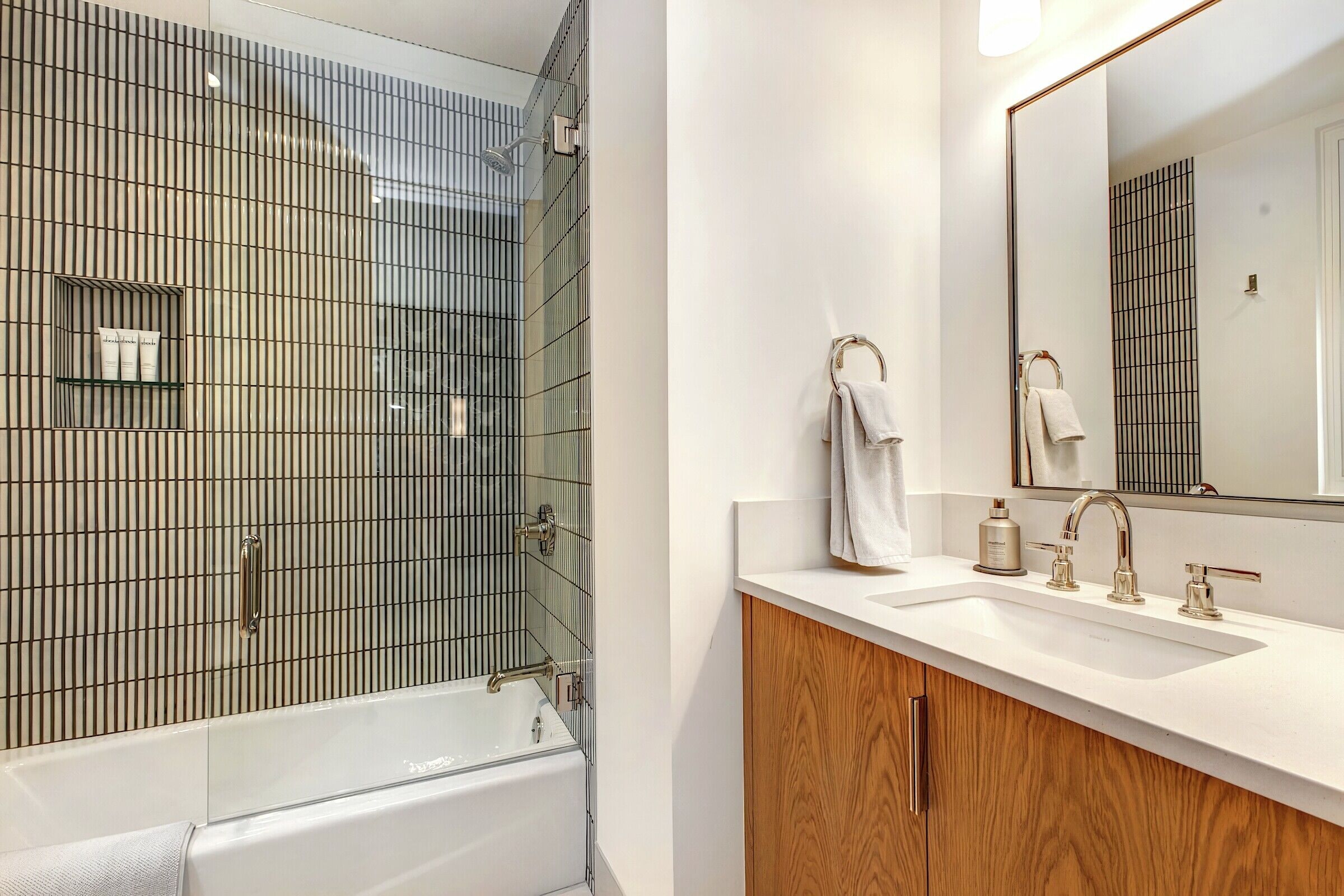 4 Bdrm 4.5 Bath HT - Ensuite Bathroom