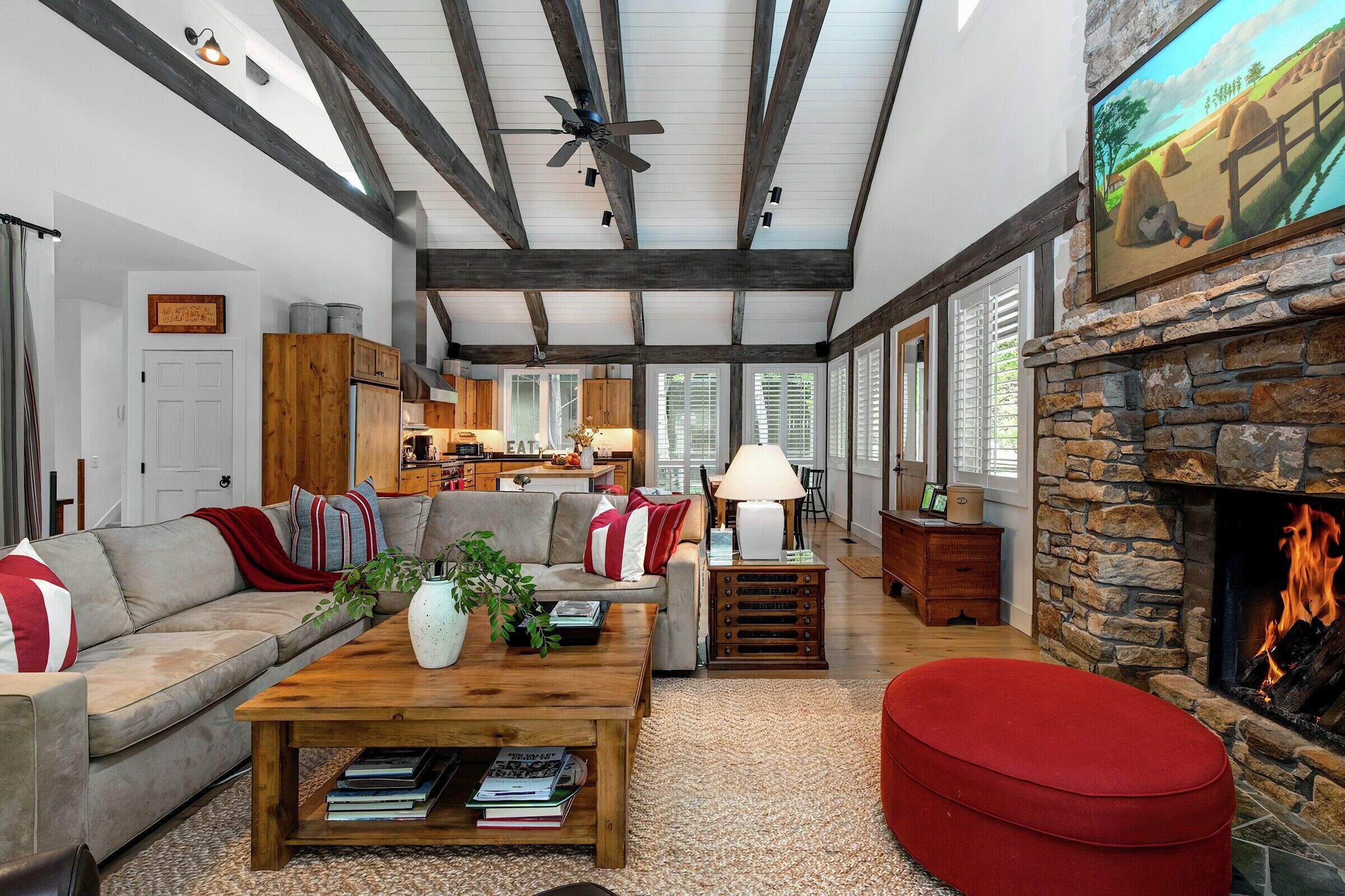 3 Bdrm 3.5 Bath - Living Area