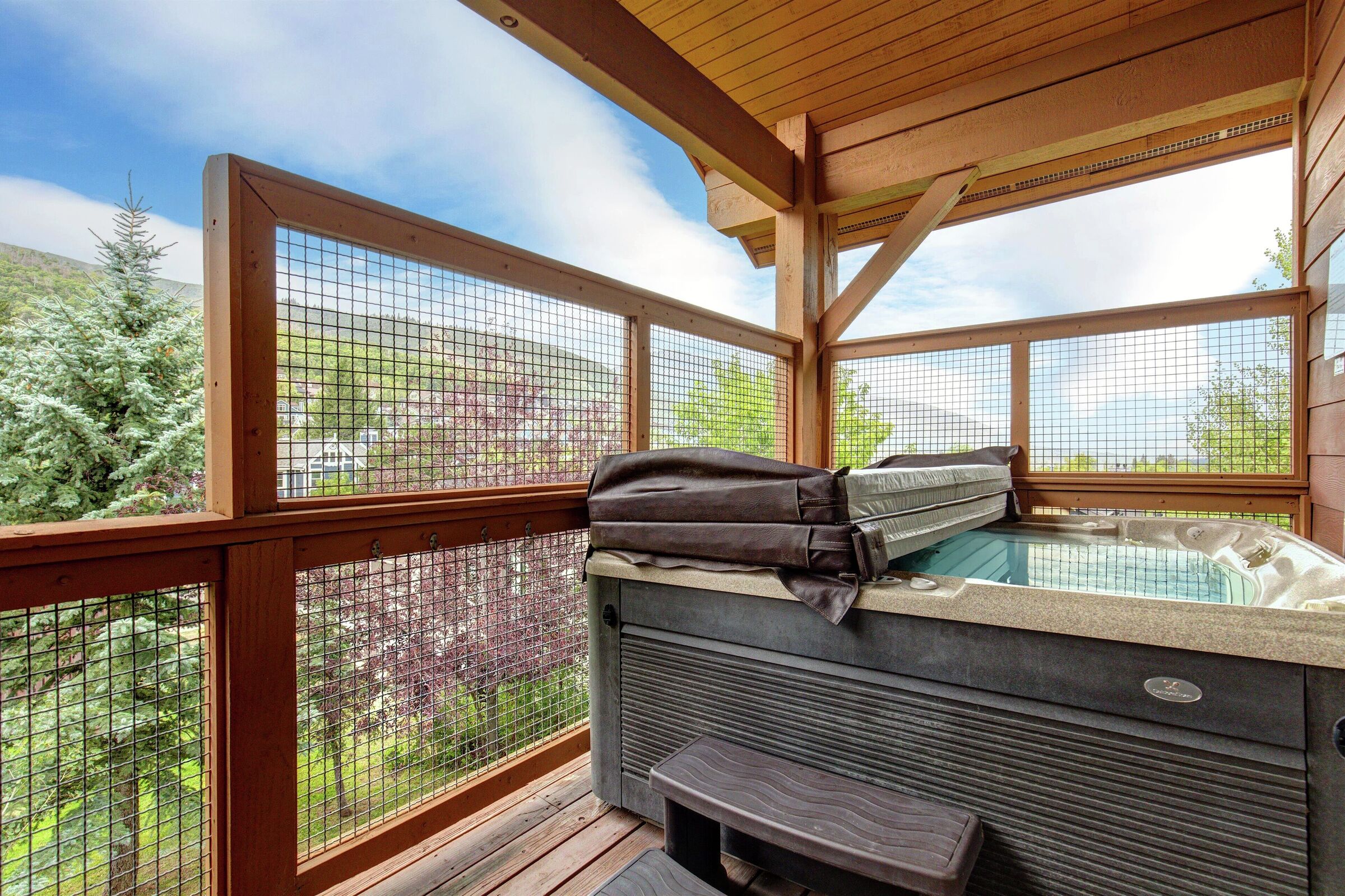 Balcony with Hot Tub