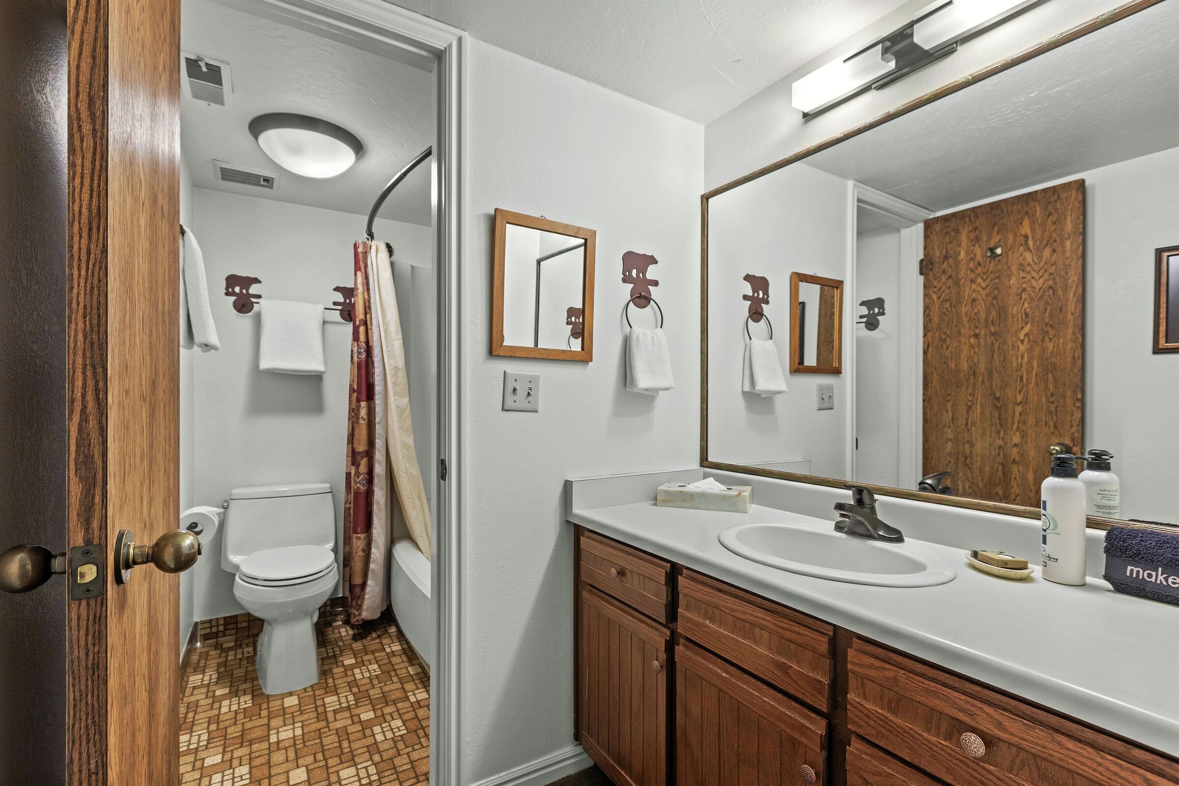 #121 - Master Ensuite Bathroom