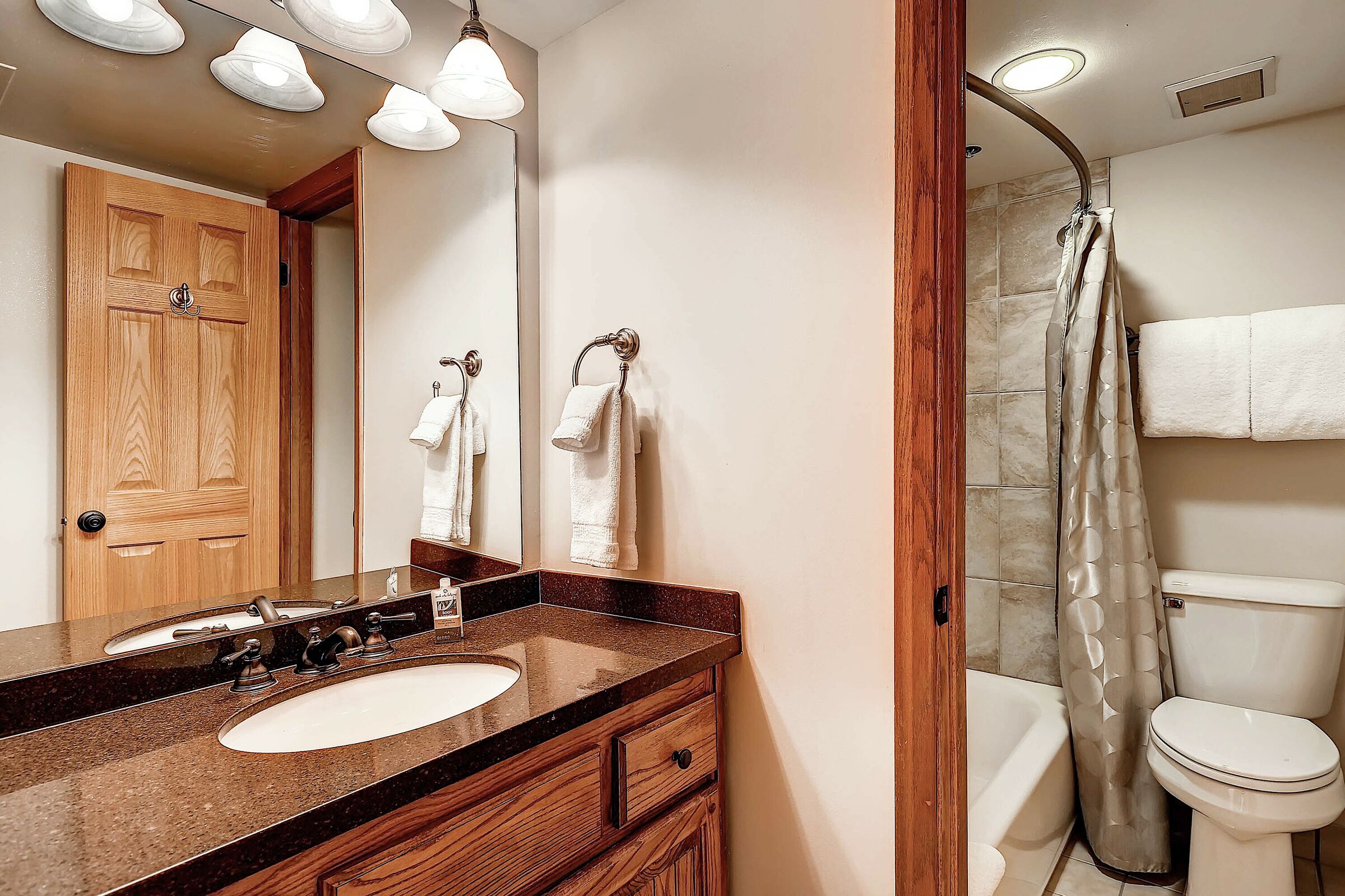 #247 - Master Ensuite Bathroom