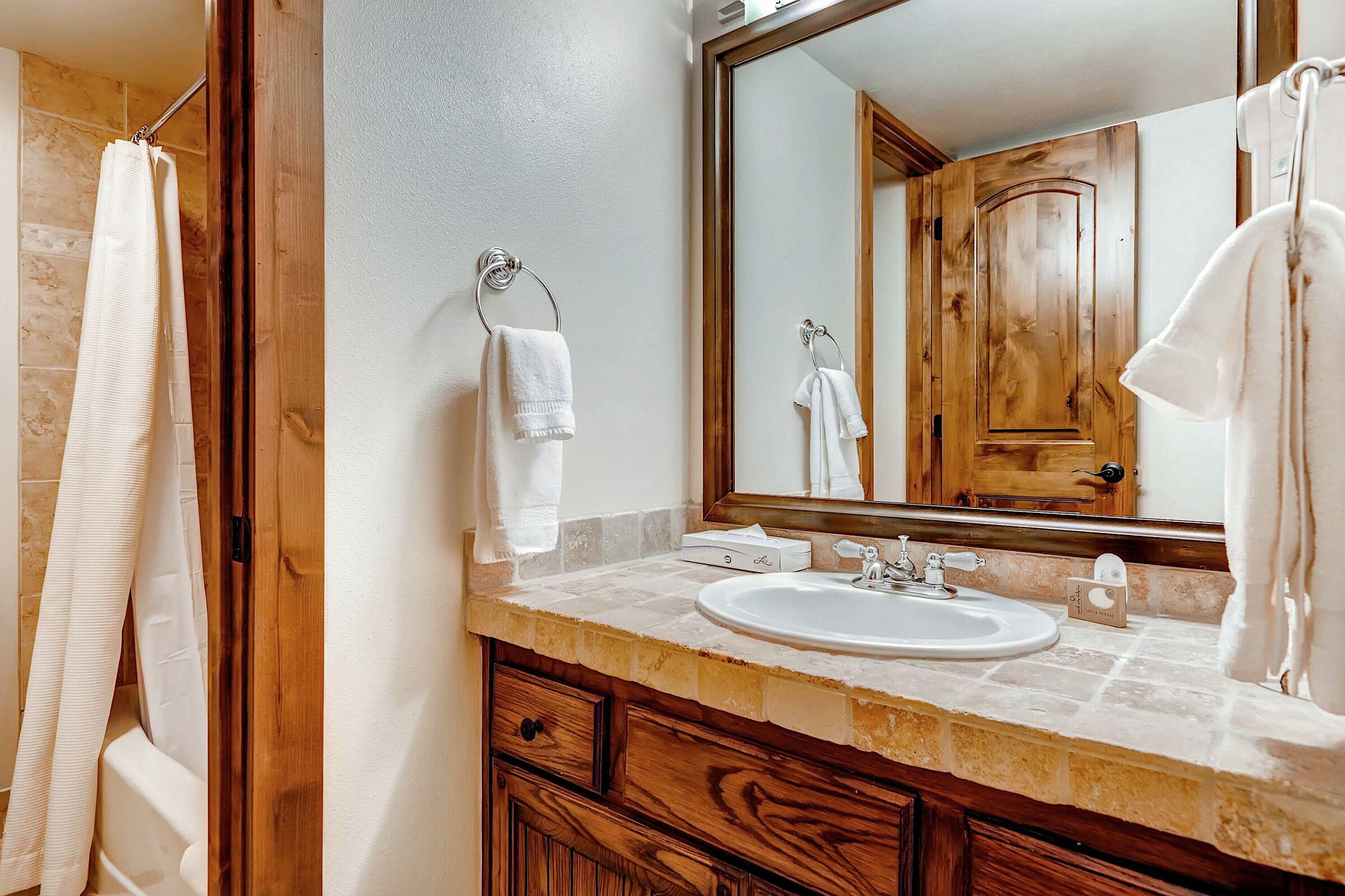 #233 - Master Ensuite Bathroom