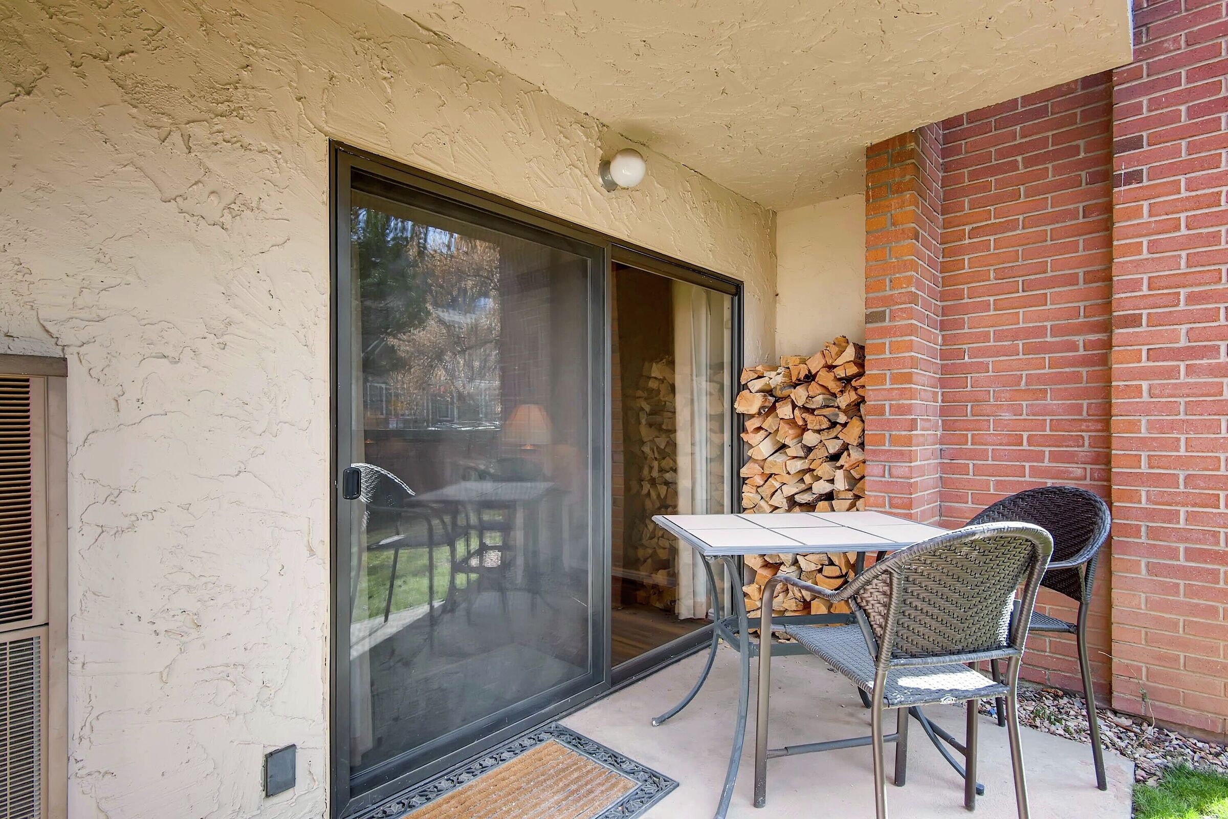 #113 - Patio
