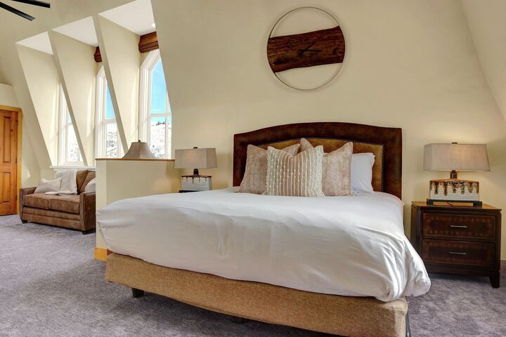 #5043 - Loft Bedroom