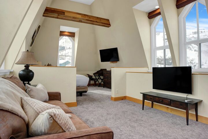 #5043 - Loft Bedroom