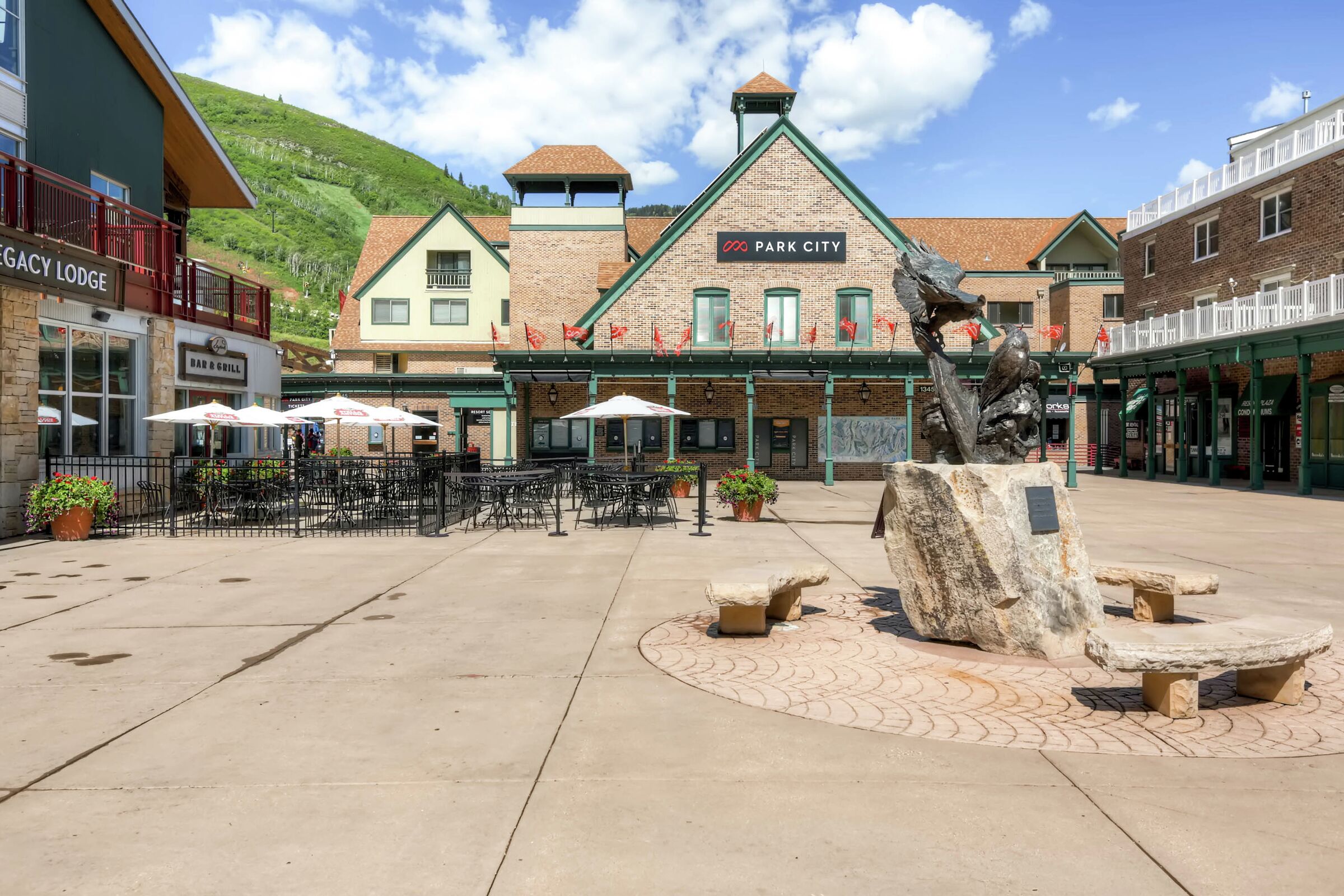 Resort Plaza