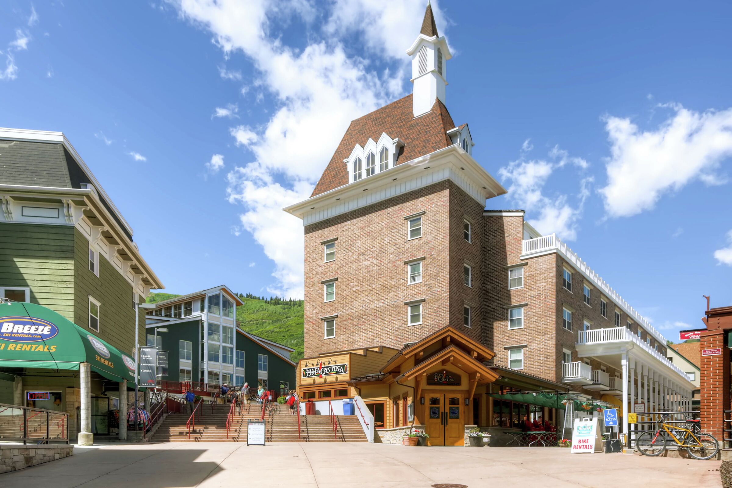 Resort Plaza