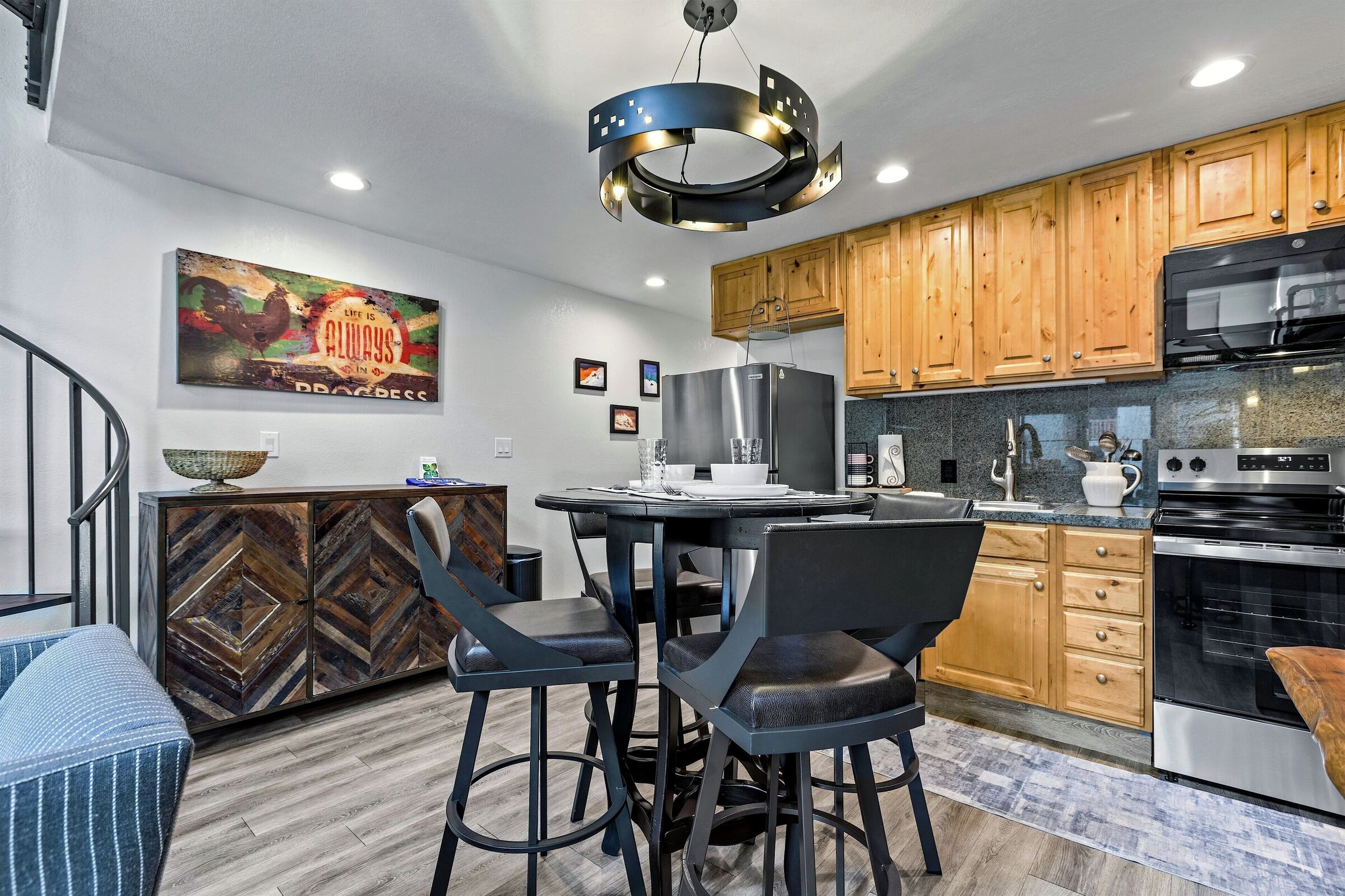 #302 - Dining Area & Kitchen
