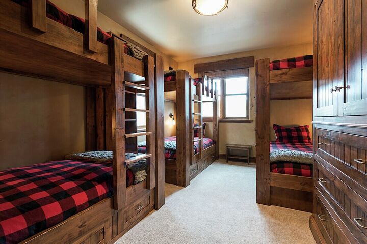 4 Bdrm Spa - Bedroom