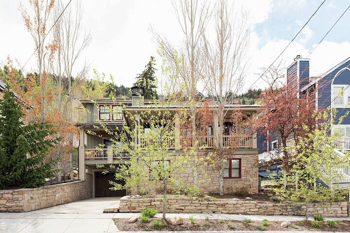 Park Avenue Home - 435 Park Avenue