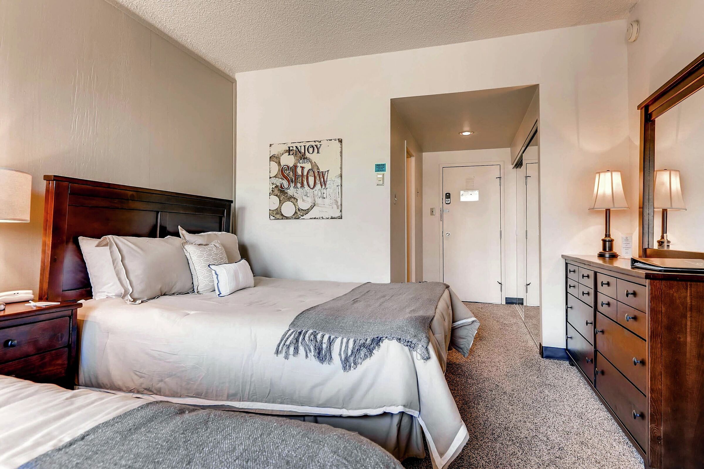 #115B - Hotel Room - Sleeping Area