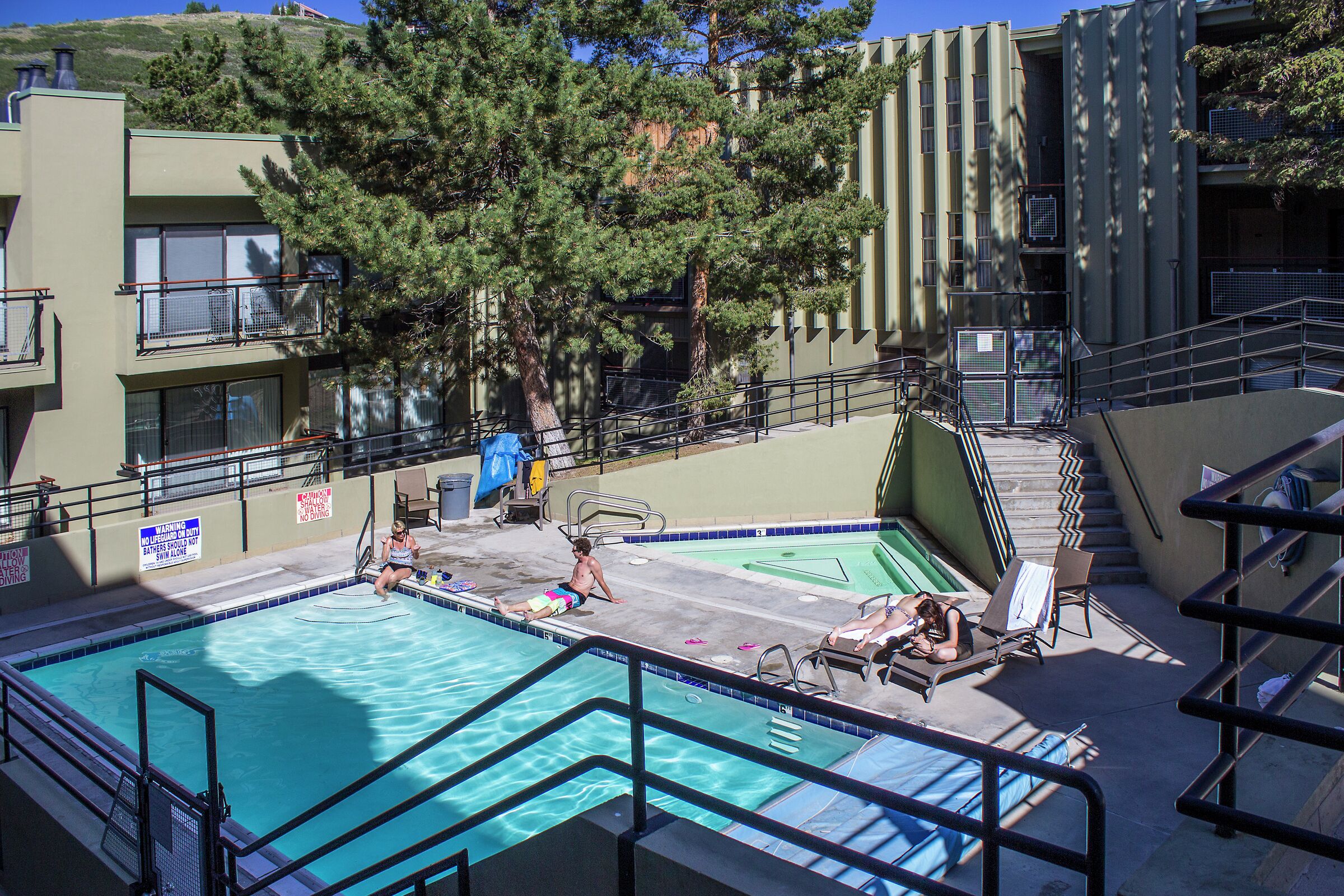 Swimming Pool & Hot Tub