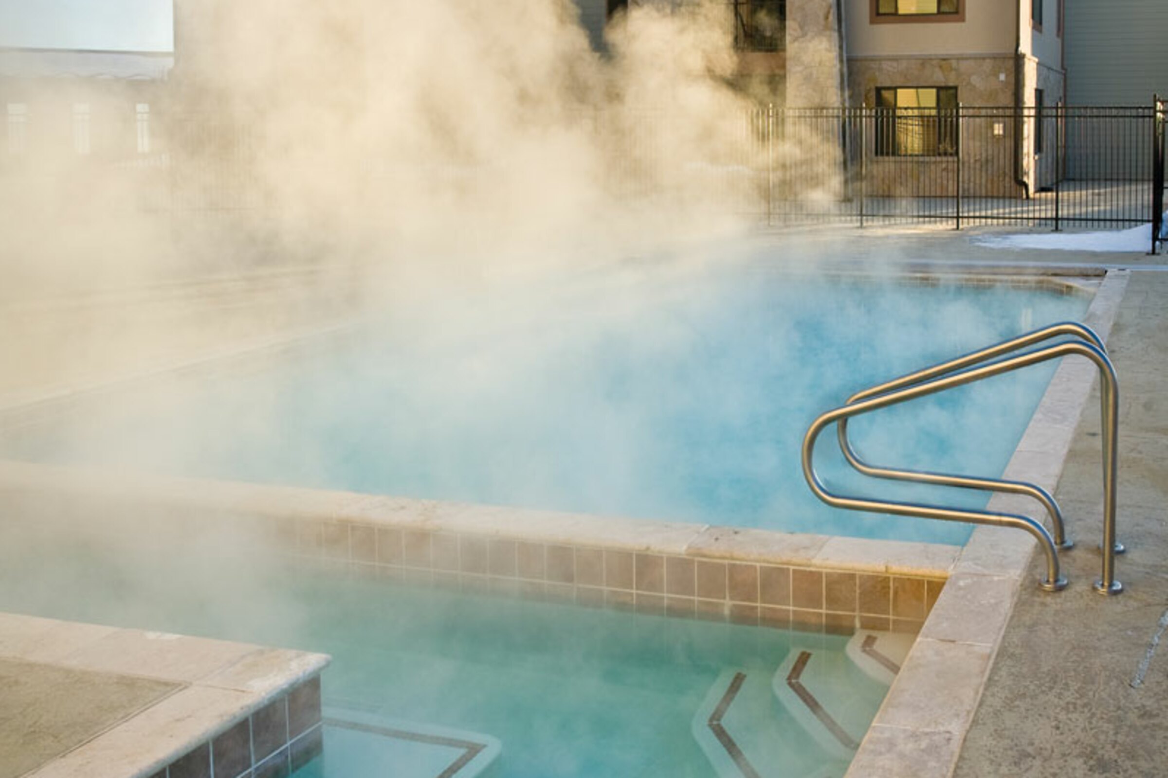 Outdoor Pool & Hot Tub