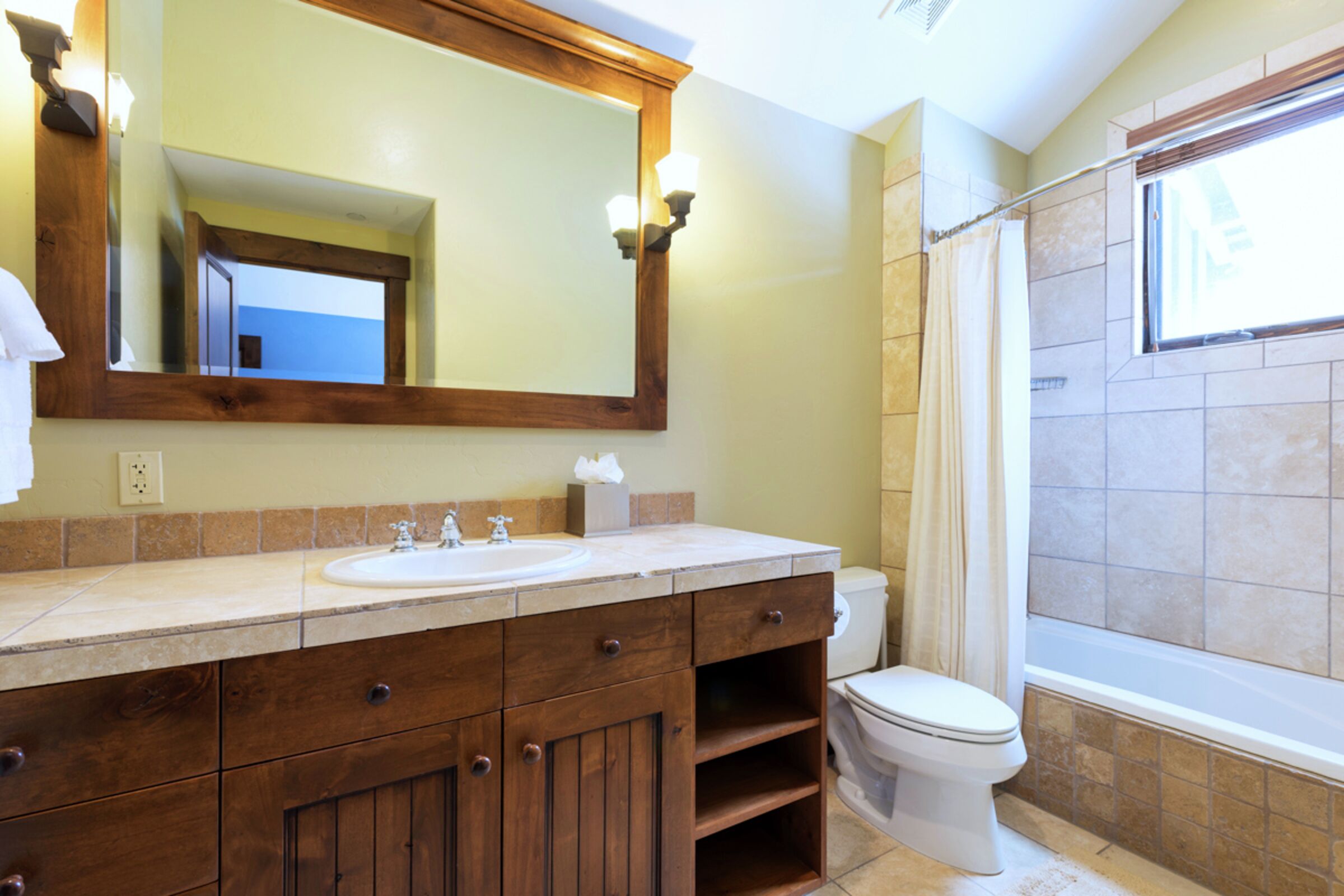 #603 - Ensuite Bathroom