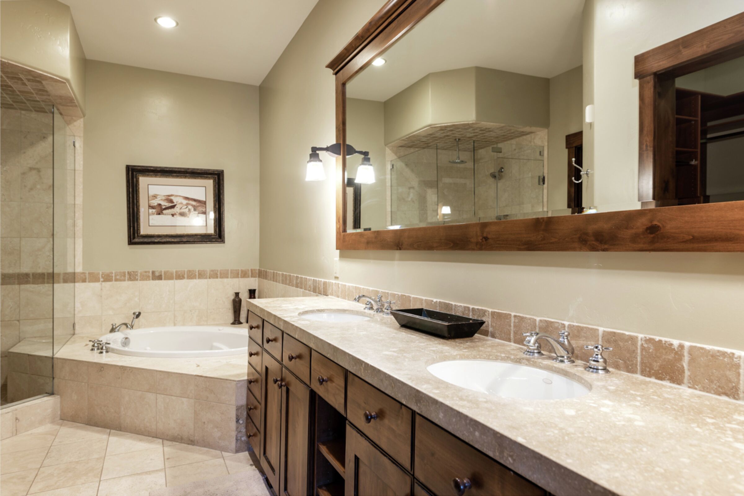 #3101 - Master Ensuite Bathroom