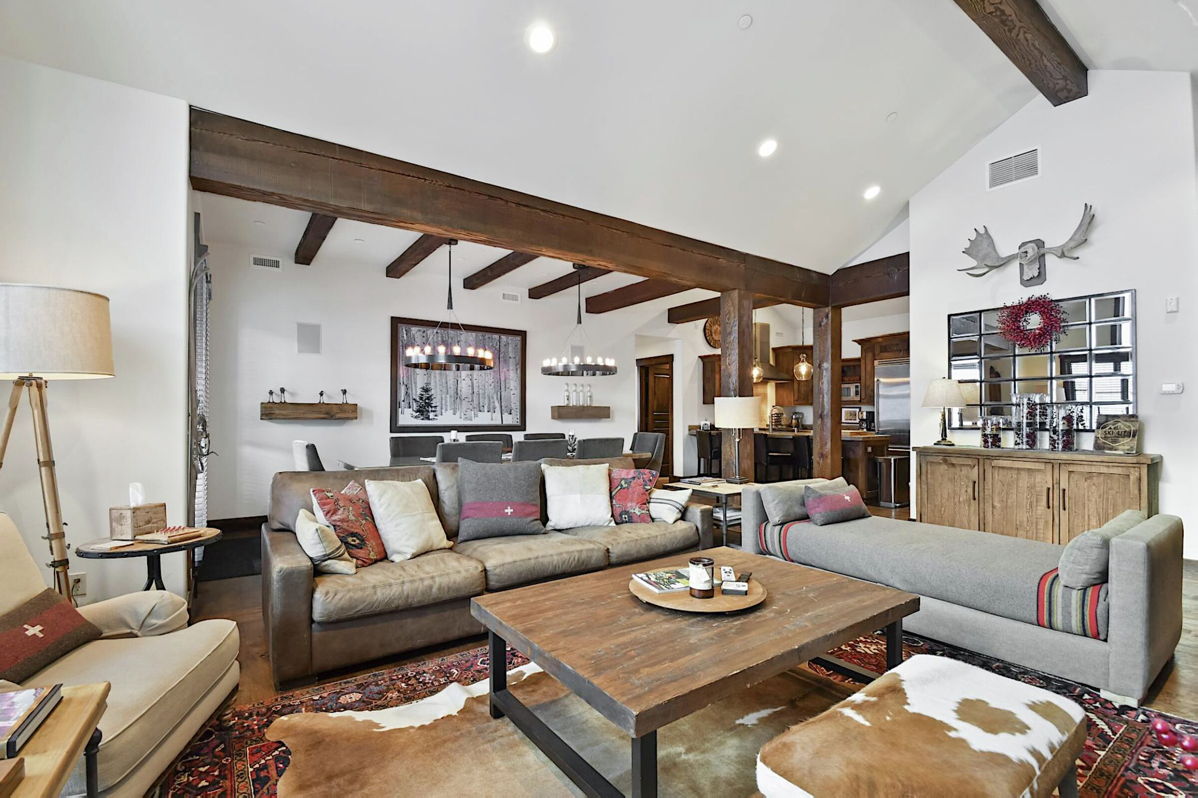 #4304 - Living Room