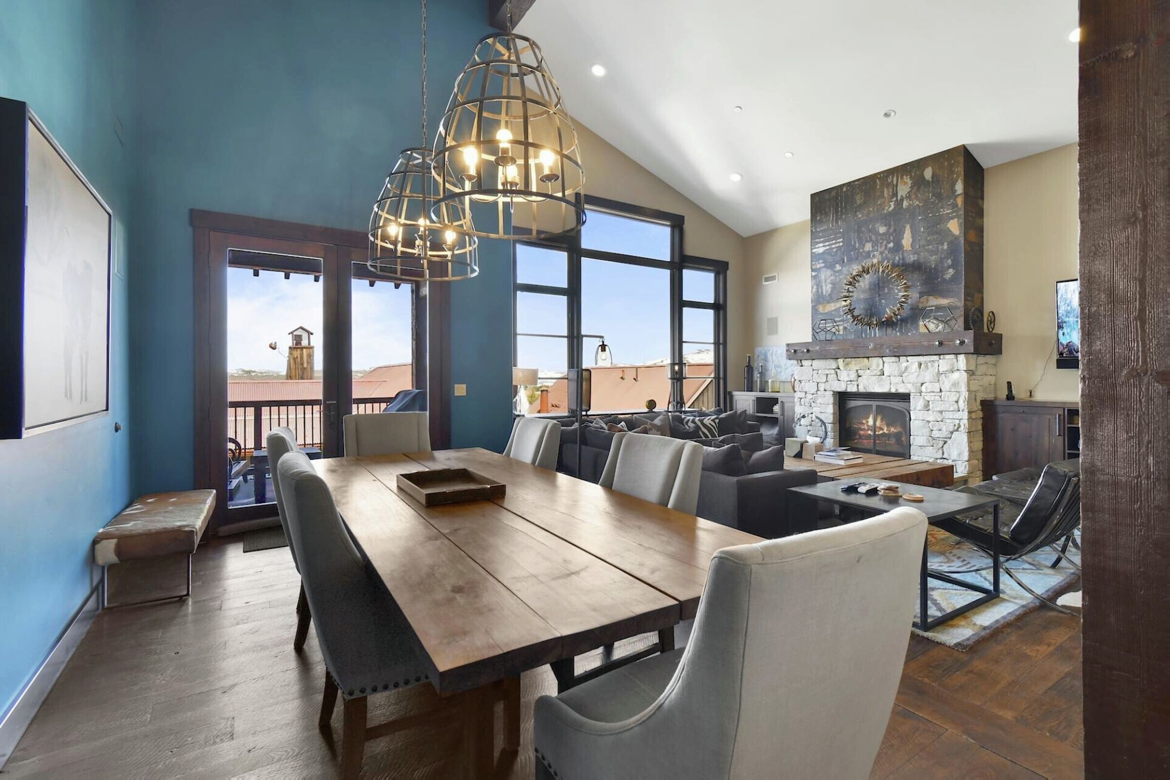 #4302 - Dining Area