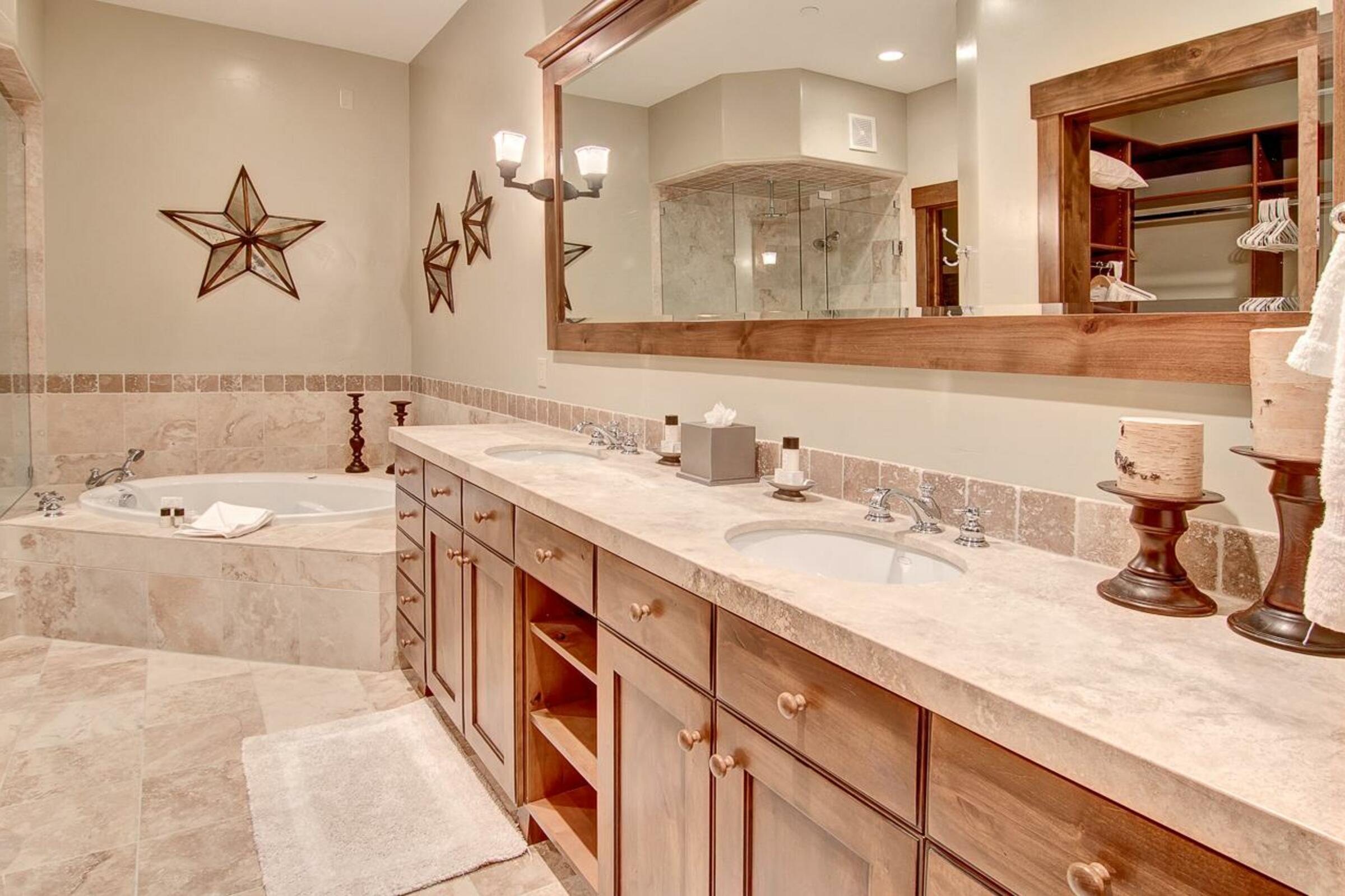 #1201 - Master Ensuite Bathroom