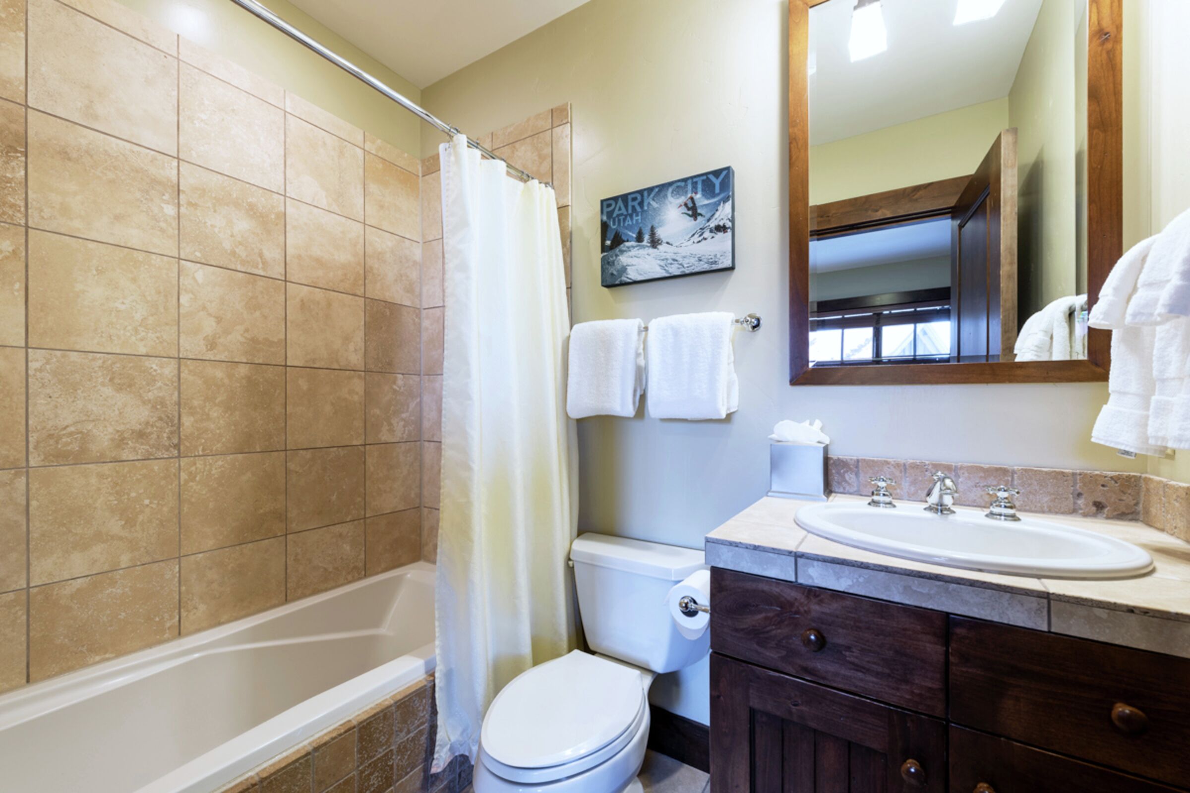 #2202 - Ensuite Bathroom