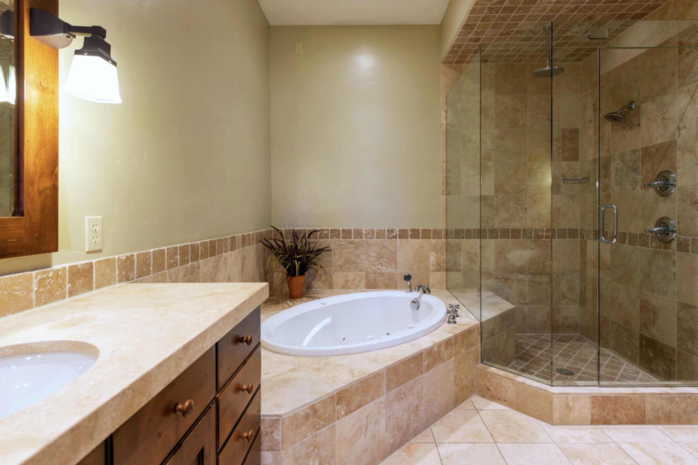 #2202 - Master Ensuite Bathroom