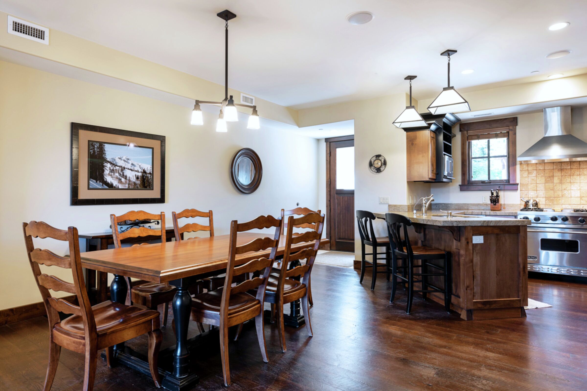 #504 - Dining Room & Kitchen