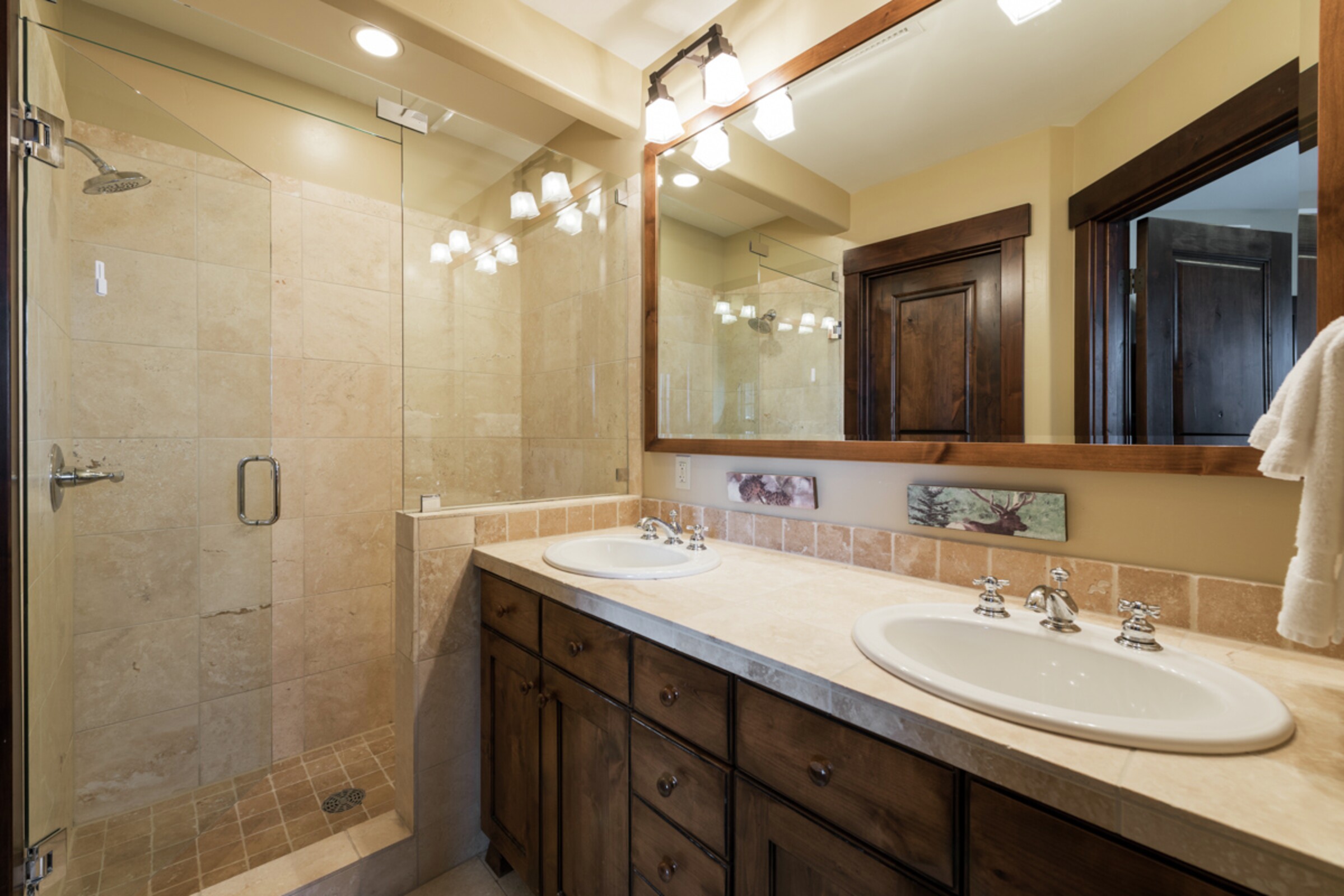 #4202 - Ensuite Bathroom