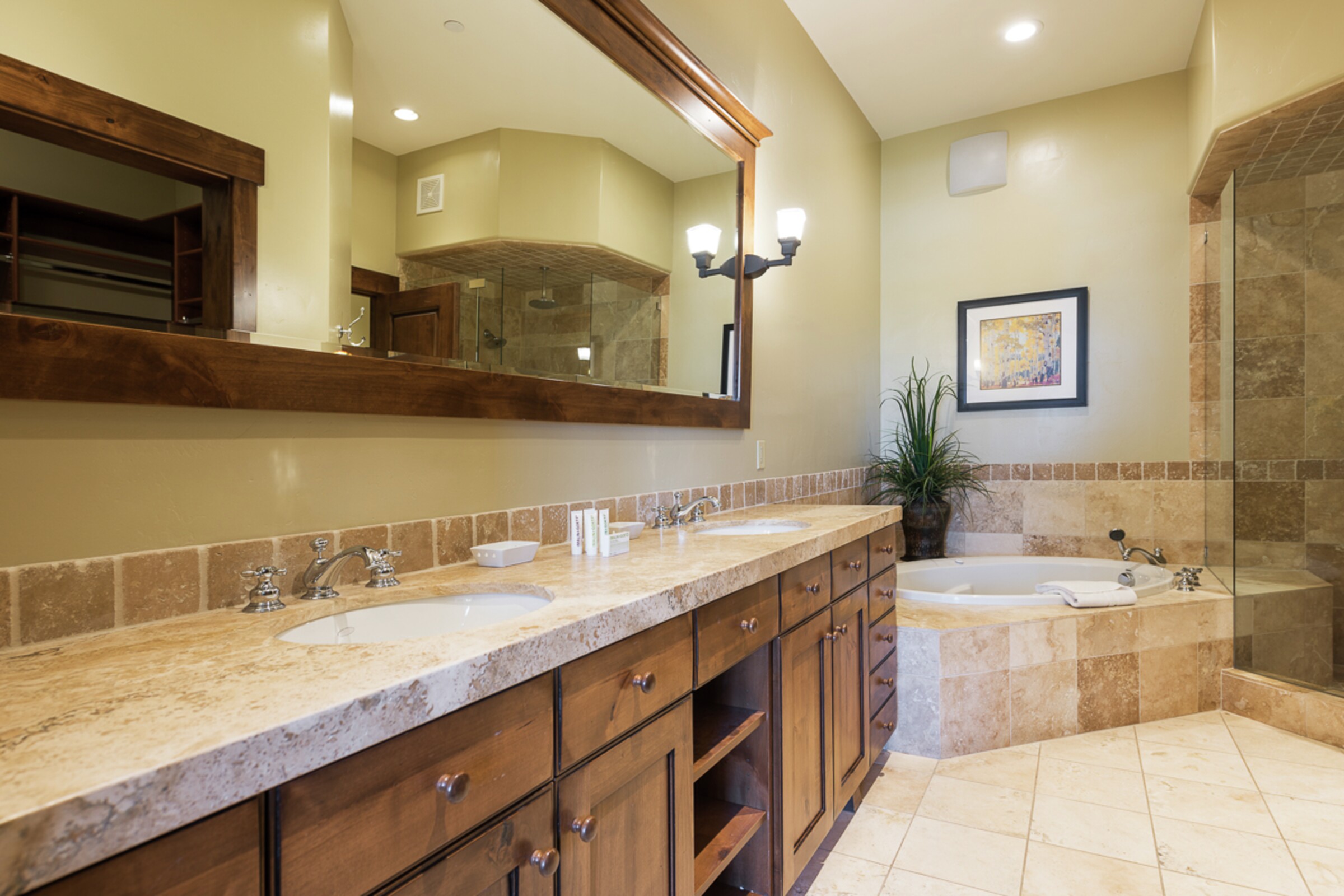 #1305 - Master Ensuite Bathroom