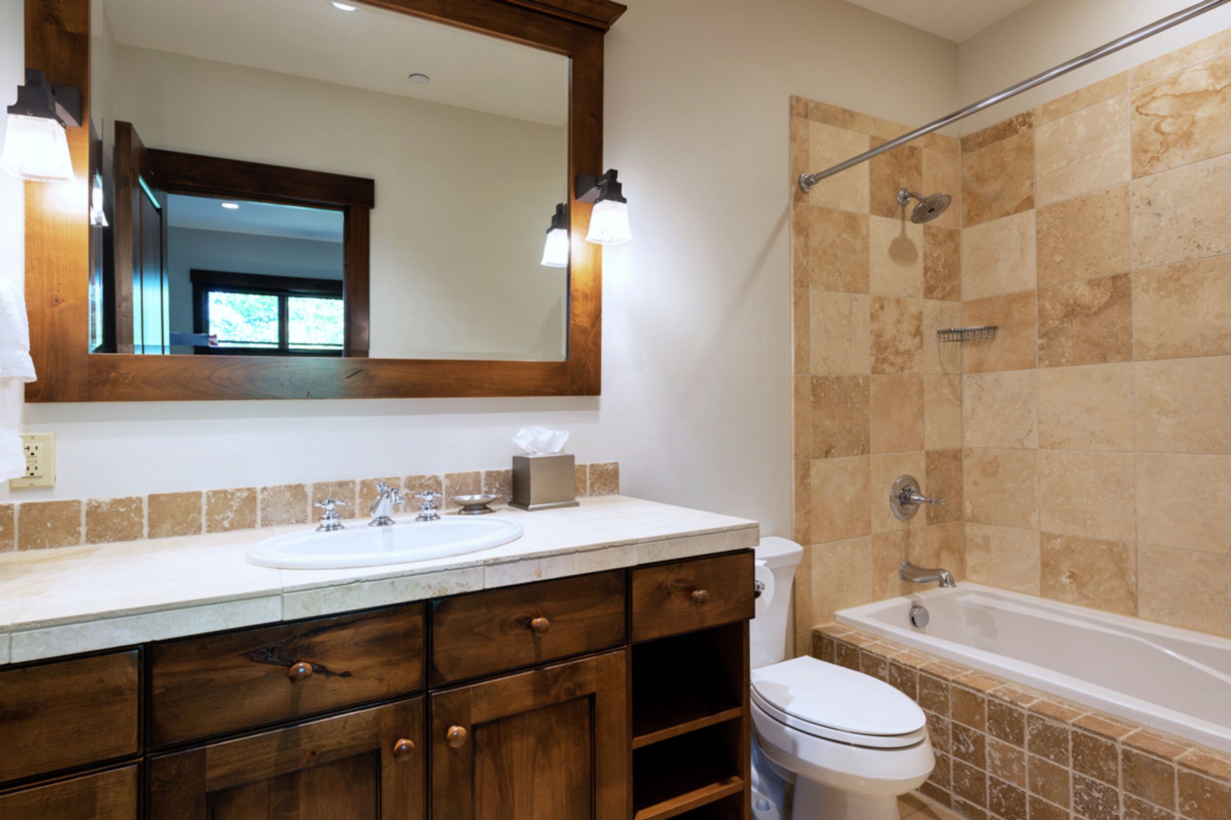 #801 - Ensuite Bathroom