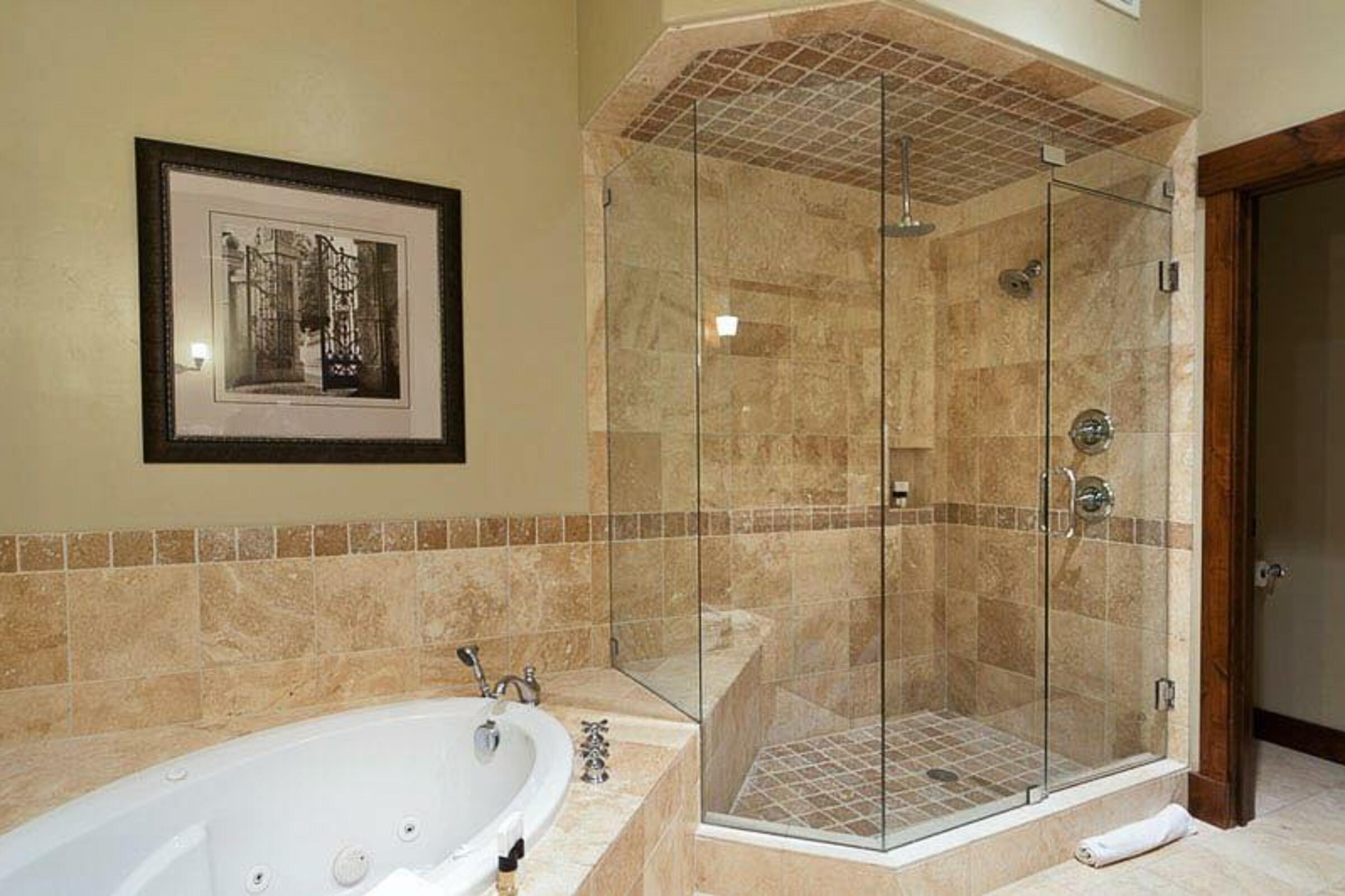 #1303 - Master Ensuite Bathroom