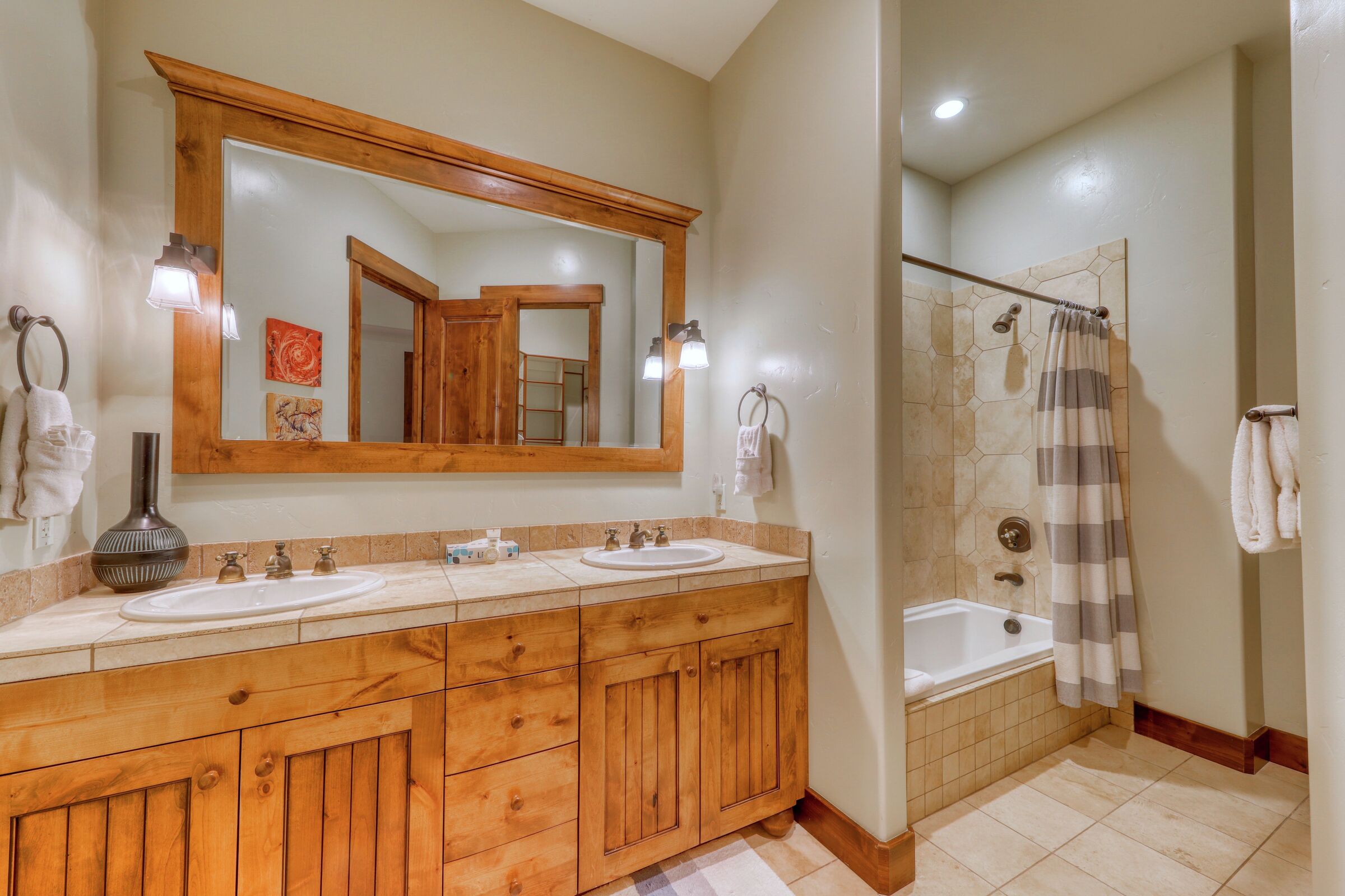 #18 - Ensuite Bathroom