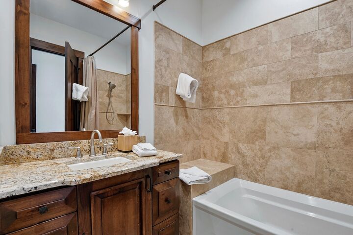 #104 - Ensuite Bathroom
