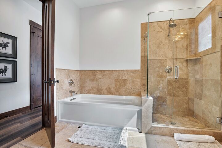 #104 - Ensuite Bathroom