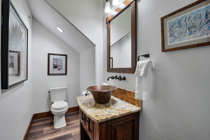 #104 - Bathroom