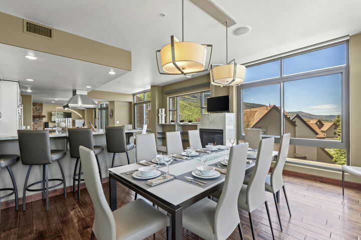 #401 (Lock-Off) - Dining Area & Kitchen