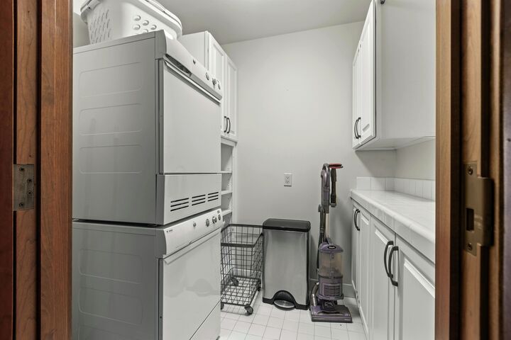 #401 - Laundry Room