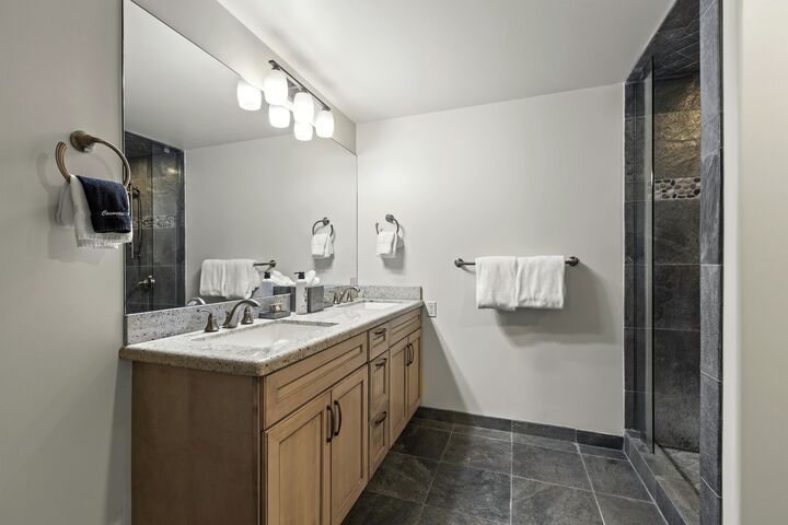 #401A - Hotel Room Bathroom