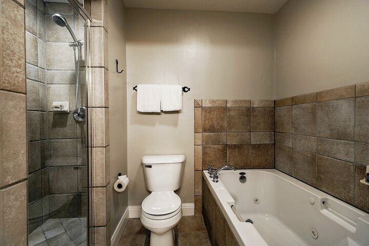 #23 - Master Ensuite Bathroom