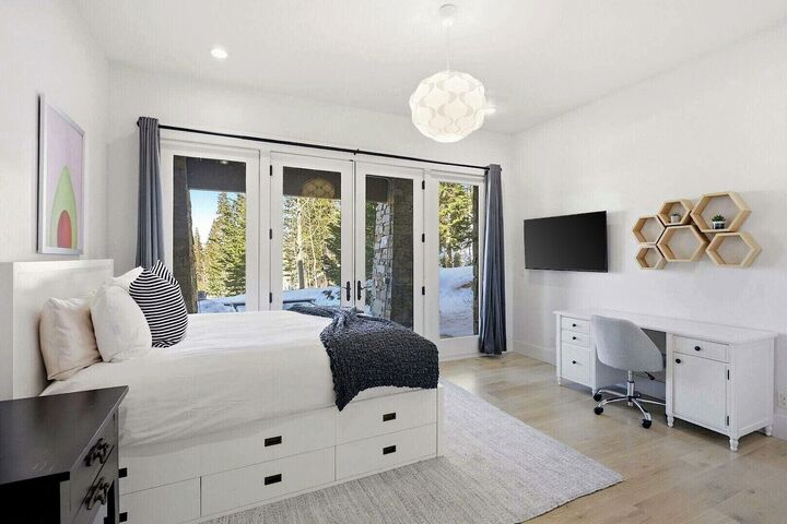 5 Bdrm 5.5 Bath HT - Bedroom