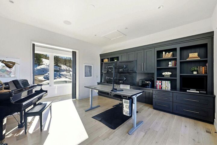 5 Bdrm 5.5 Bath HT - Office