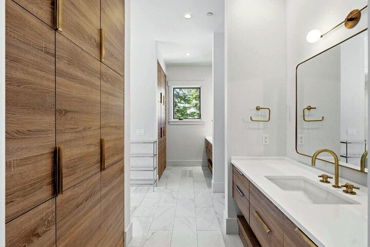 5 Bdrm 5.5 Bath HT - Master Ensuite Bathroom