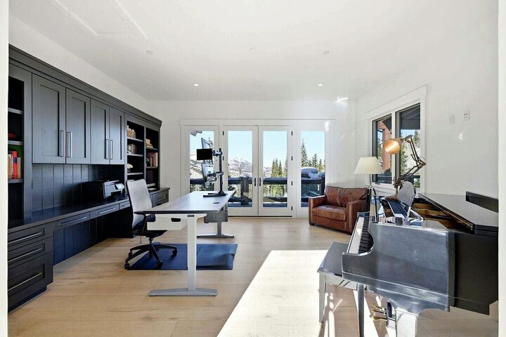 5 Bdrm 5.5 Bath HT - Office