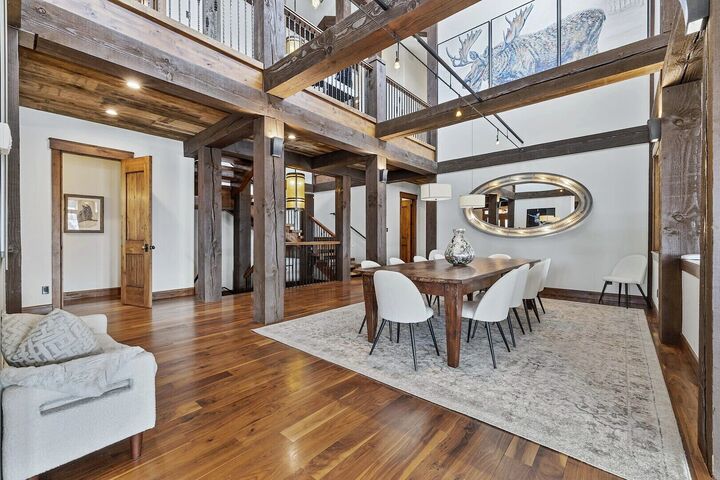 5 Bdrm 7.5 Bath HT - Dining Area