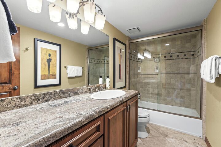 #84 - Master Ensuite Bathroom