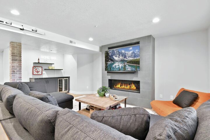 #2236 - Jupiter View - Game Room