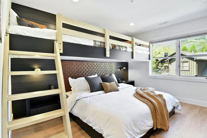 #2236 - Jupiter View - Bedroom