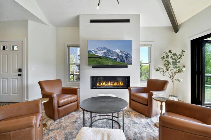 #2236 - Jupiter View - Living Area