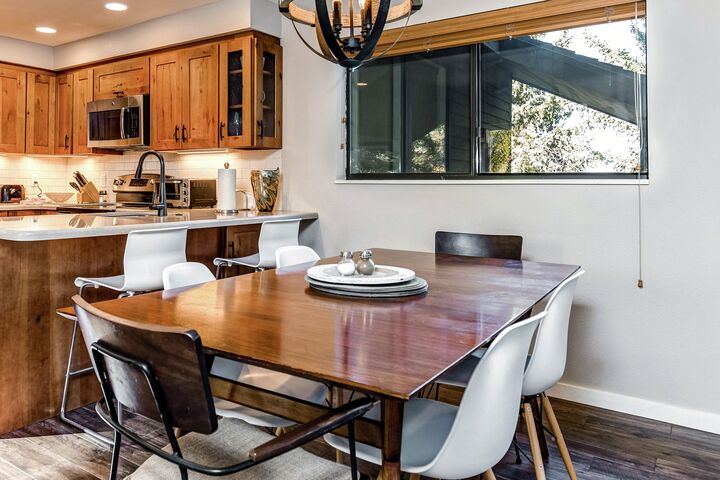 #62 - Navajo Trail Beauty - Dining Area