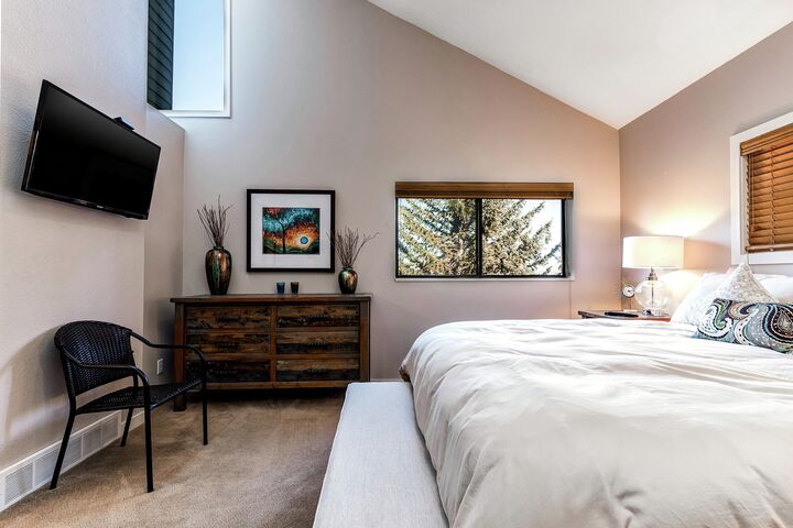 #62 - Navajo Trail Beauty - Master Bedroom