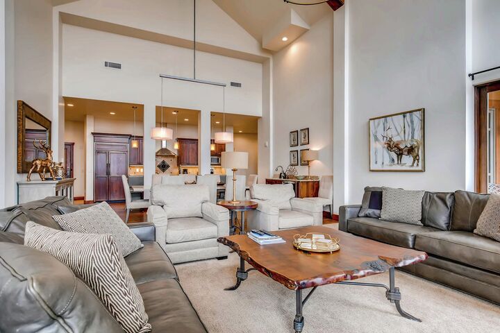 #450ABC - Living Area